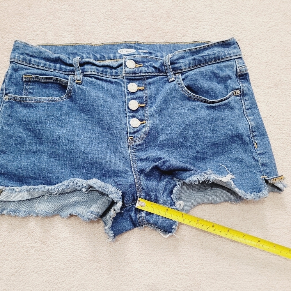 Old Navy Boyfriend Denim Cut Off Shorts Womans Size 8 Blue Jean Button Fly - Picture 6 of 10